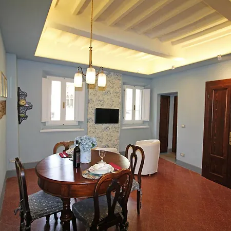 La Casa Sulla Piazza Apartment